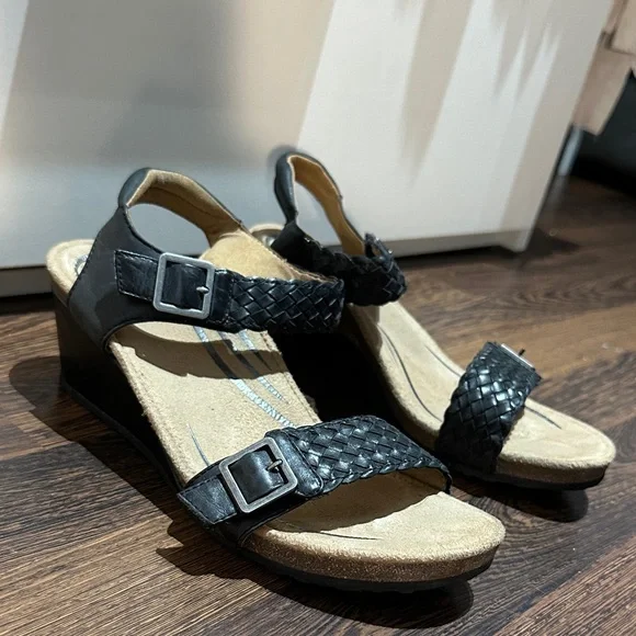 Aetrex Black Woven Wedge Sandals (SIZE: USA 10) - Picture 6 of 13